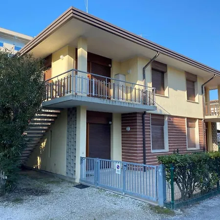 Apartmán First Floor Steps From The Bibione